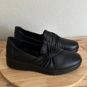 Easy Street Womens Faith Slip-On Shoe